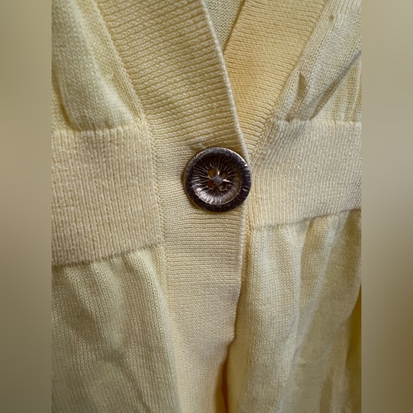 Lilly Pulitzer Yellow Peplum Button Sweater 3/4 Sleeve sz XS - Picture 4 of 7